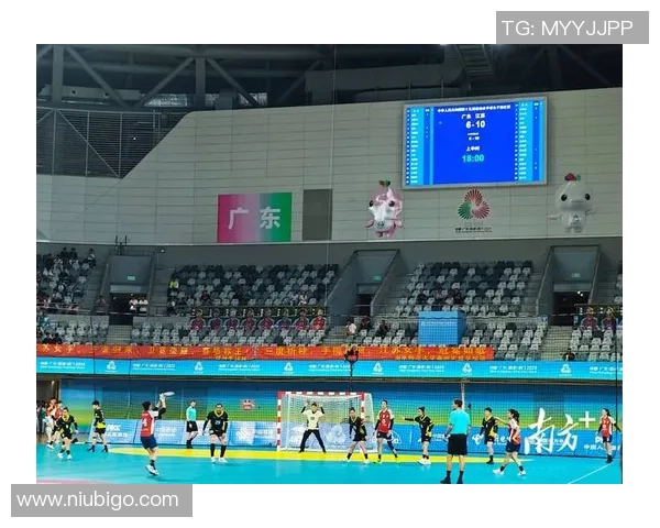 十五运会举重项目开赛首日 深圳南山“姐妹花”闪烁赛场